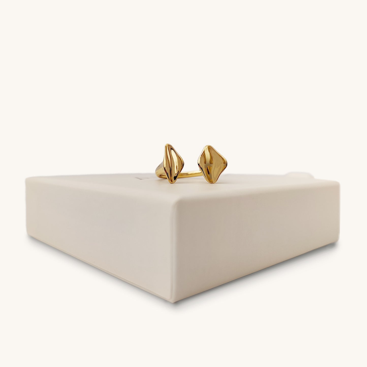 Papillon Ring